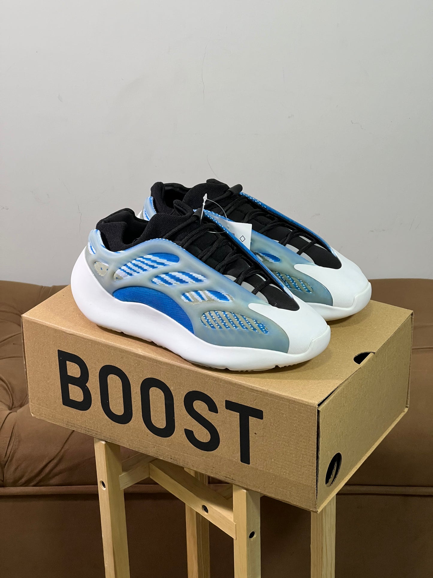 Adidas Yeezy 700 V3