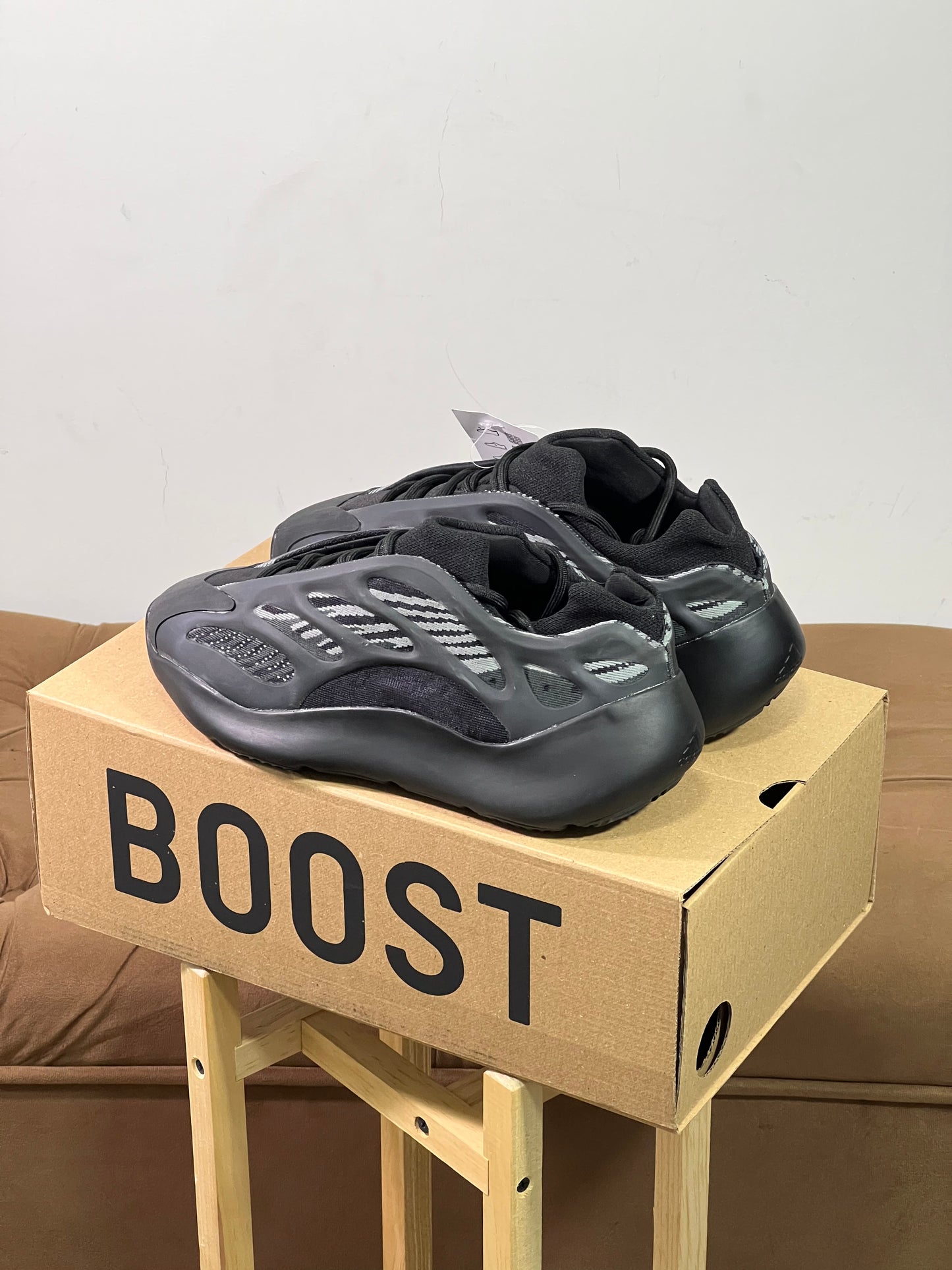 Adidas Yeezy 700 V3