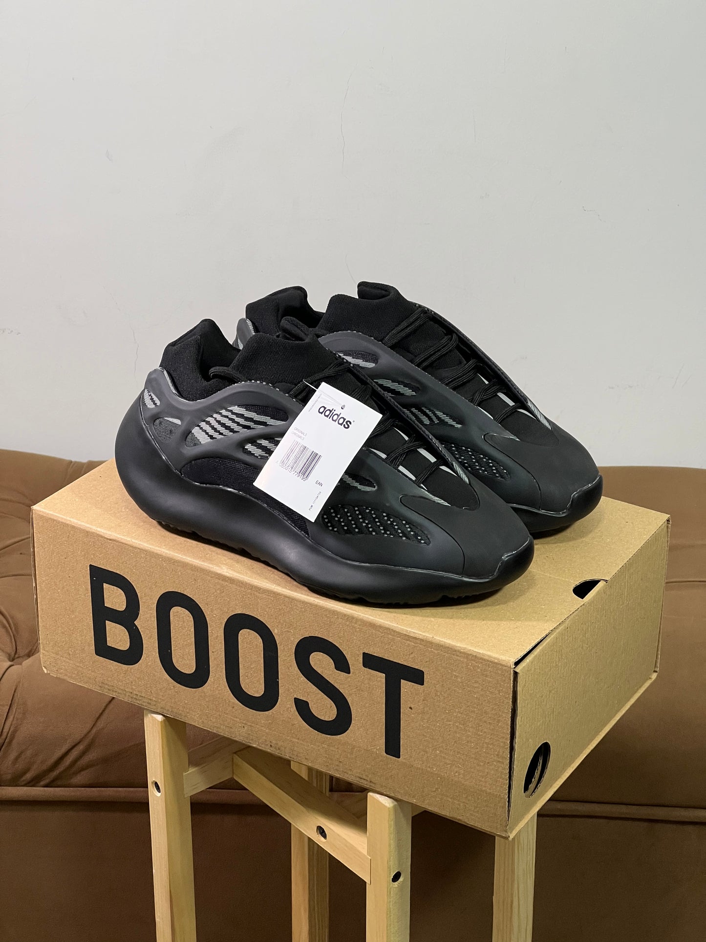 Adidas Yeezy 700 V3